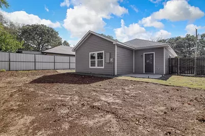 1832 E Broadway Avenue, Fort Worth, TX 76104 - Photo 26