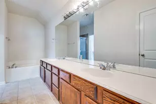 1608 Castle Creek Dr, Little Elm, TX 75068 - Photo 8