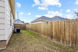 501 E 15th St, Bonham, TX 75418 - Photo 28