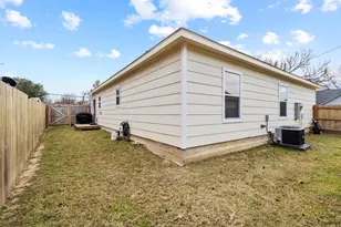 501 E 15th St, Bonham, TX 75418 - Photo 26