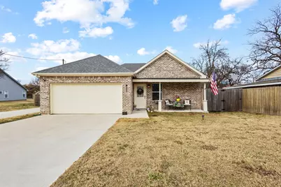 501 E 15th Street, Bonham, TX 75418 - Photo 2