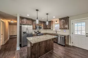 302 E Washington St, Alvord, TX 76225 - Photo 4