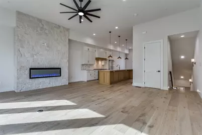 250 E Dallas Road #114, Grapevine, TX 76051 - Photo 6