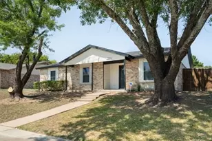 1213 Southridge Dr, Lancaster, TX 75146 - Photo 2