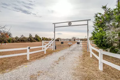 6724 Midway Road, Springtown, TX 76082 - Photo 1
