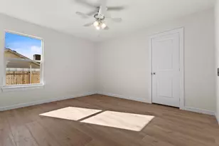 3921 Sheraton Dr, Dallas, TX 75227 - Photo 18