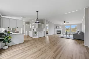 152 Pond Vw Dr, Decatur, TX 76234 - Photo 2