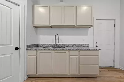 1126 N 13th Street, Waco, TX 76707 - Photo 14