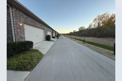 4510 Meadow Hawk Drive, Arlington, TX 76005 - Photo 38