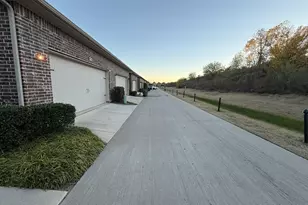 4510 Meadow Hawk Dr, Arlington, TX 76005 - Photo 38