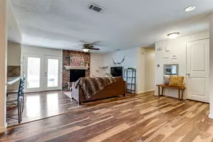 2501 Briarcliff Dr, Irving, TX 75062 - Photo 10