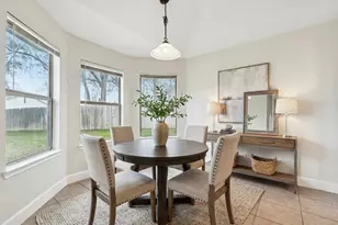 113 Redbud Ln, Weatherford, TX 76086 - Photo 8