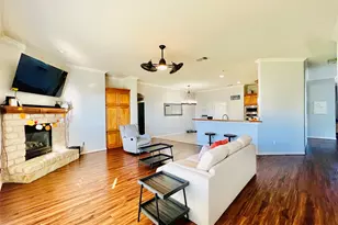 9220 Edgemont Dr, North Richland Hills, TX 76182 - Photo 4