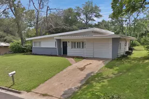 1429 W Water St, Weatherford, TX 76086 - Photo 2