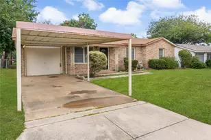 5229 Ira Street N, Haltom City, TX 76117 - Photo 2