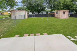 5229 Ira Street N, Haltom City, TX 76117 - Photo 26