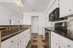 3404 Country Club Dr W, Irving, TX 75038 - Photo 8