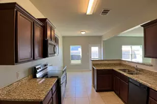 312 Magnolia Dr, Princeton, TX 75407 - Photo 2