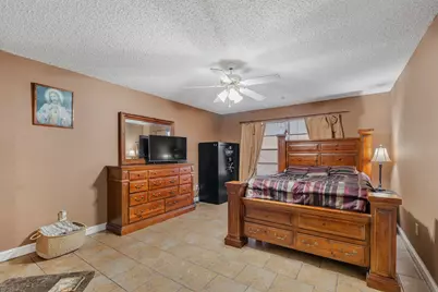 621 Royal Valley Road, Grand Prairie, TX 75052 - Photo 18