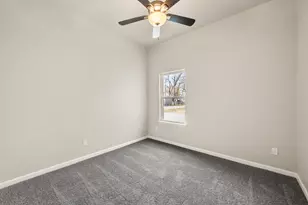 200 Ave B, Ennis, TX 75119 - Photo 16