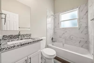 200 Avenue B, Ennis, TX 75119 - Photo 18