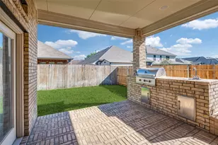909 Green Coral Dr, Little Elm, TX 75068 - Photo 12