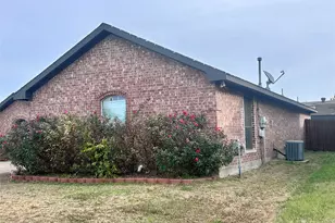 1216 Rio Vista Dr, DeSoto, TX 75115 - Photo 4
