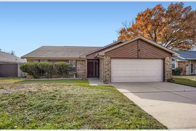 424 Benjamin Lane, Arlington, TX 76002 - Photo 1