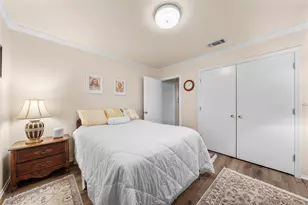 5032 Lake Shore Dr, Waco, TX 76710 - Photo 10