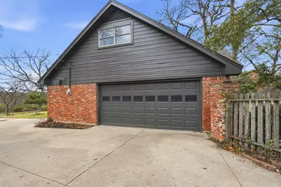 8625 Marys Creek Drive, Benbrook, TX 76116 - Photo 26