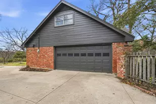 8625 Marys Creek Dr, Benbrook, TX 76116 - Photo 26