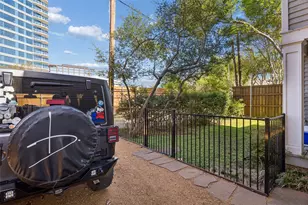 2605 Hibernia St, Dallas, TX 75204 - Photo 34