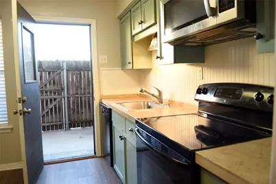 10232 Regal Oaks Drive #32B, Dallas, TX 75243 - Photo 4