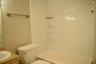 10232 Regal Oaks Dr, Dallas, TX 75243 - Photo 16