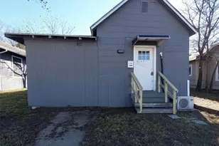 1324 W Morton St, Denison, TX 75020 - Photo 2