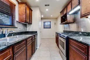 4146 Victoria St, Irving, TX 75062 - Photo 8