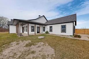 400 Vz County Road 4211, Ben Wheeler, TX 75754 - Photo 2