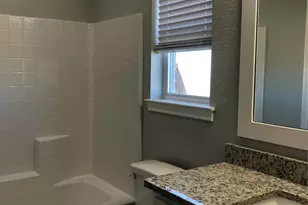 110 Oakland St, Grandview, TX 76050 - Photo 4