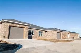 110 Oakland St, Grandview, TX 76050 - Photo 1