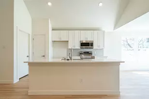 924 Bosque River Dr, Granbury, TX 76048 - Photo 10