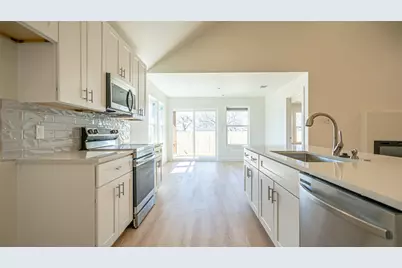 924 Bosque River Drive, Granbury, TX 76048 - Photo 14