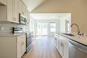 924 Bosque River Dr, Granbury, TX 76048 - Photo 14