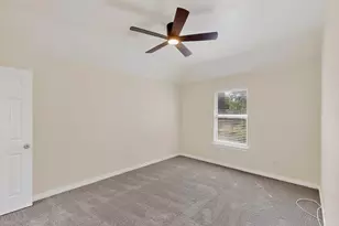 2760 Pike Dr, Lancaster, TX 75134 - Photo 12