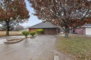 2760 Pike Dr, Lancaster, TX 75134 - Photo 14