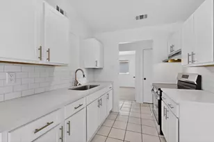 9918 Cedar Mountain Cir, Dallas, TX 75217 - Photo 8