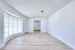 1523 Crescent Dr, Sherman, TX 75092 - Photo 4