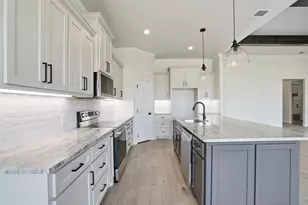 6002 Oakwood Ct, Granbury, TX 76049 - Photo 14