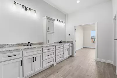 6002 Oakwood Court, Granbury, TX 76049 - Photo 24