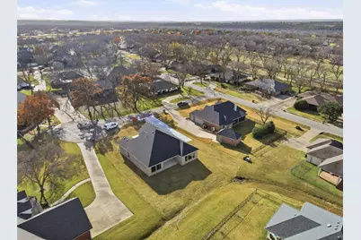 6002 Oakwood Court, Granbury, TX 76049 - Photo 40