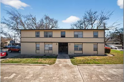 717 E Texas Street, Grapevine, TX 76051 - Photo 2
